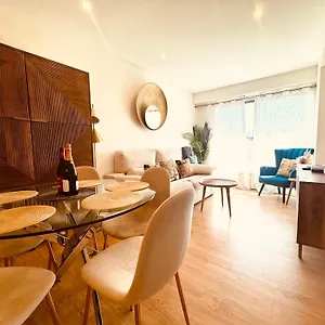 Apartment Bahia Luxurious Apartment, 3 Double Rooms, Free Parking, Terrace, Brand New, San Sebastian